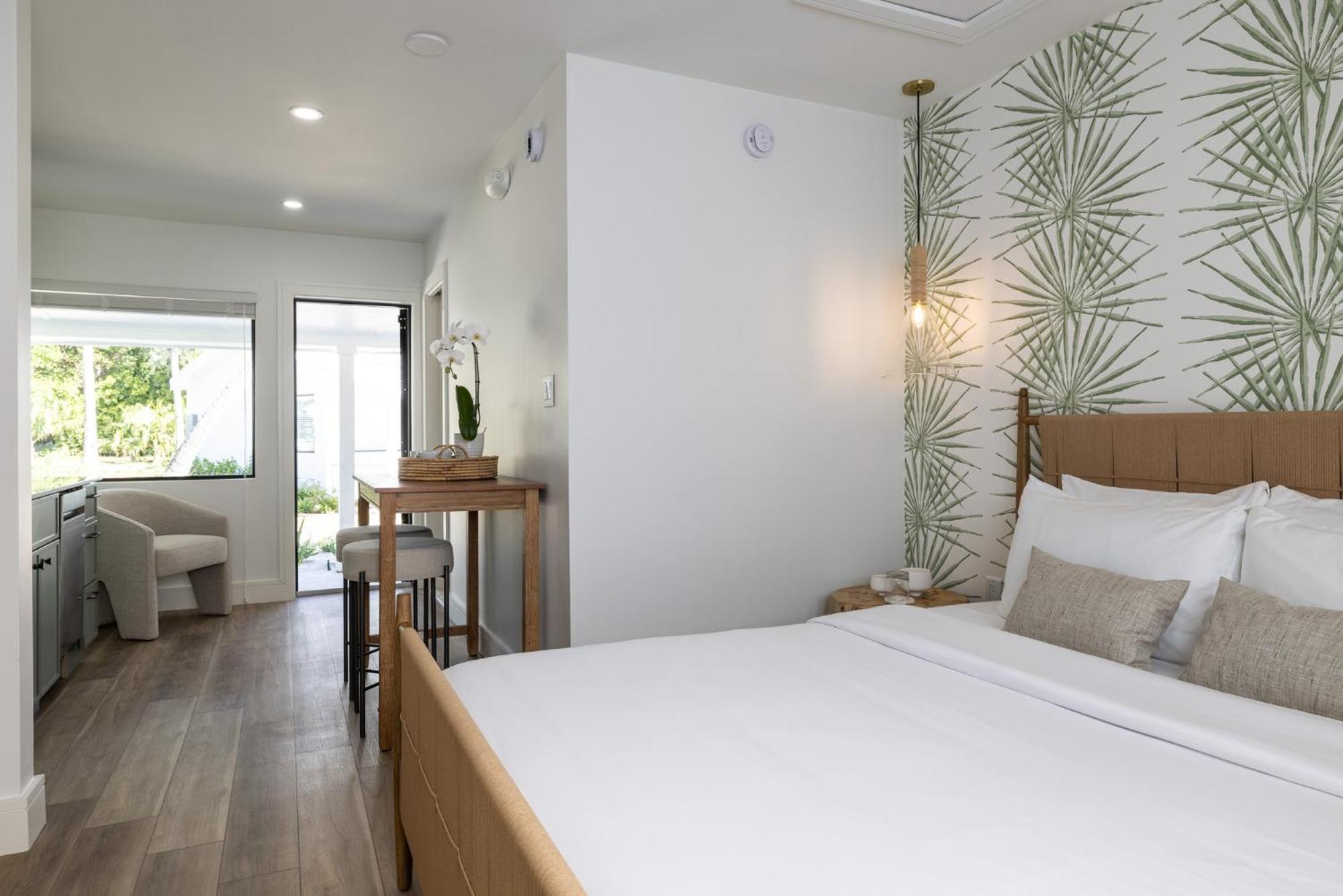 Pines & Palms Resort Islamorada Exterior photo